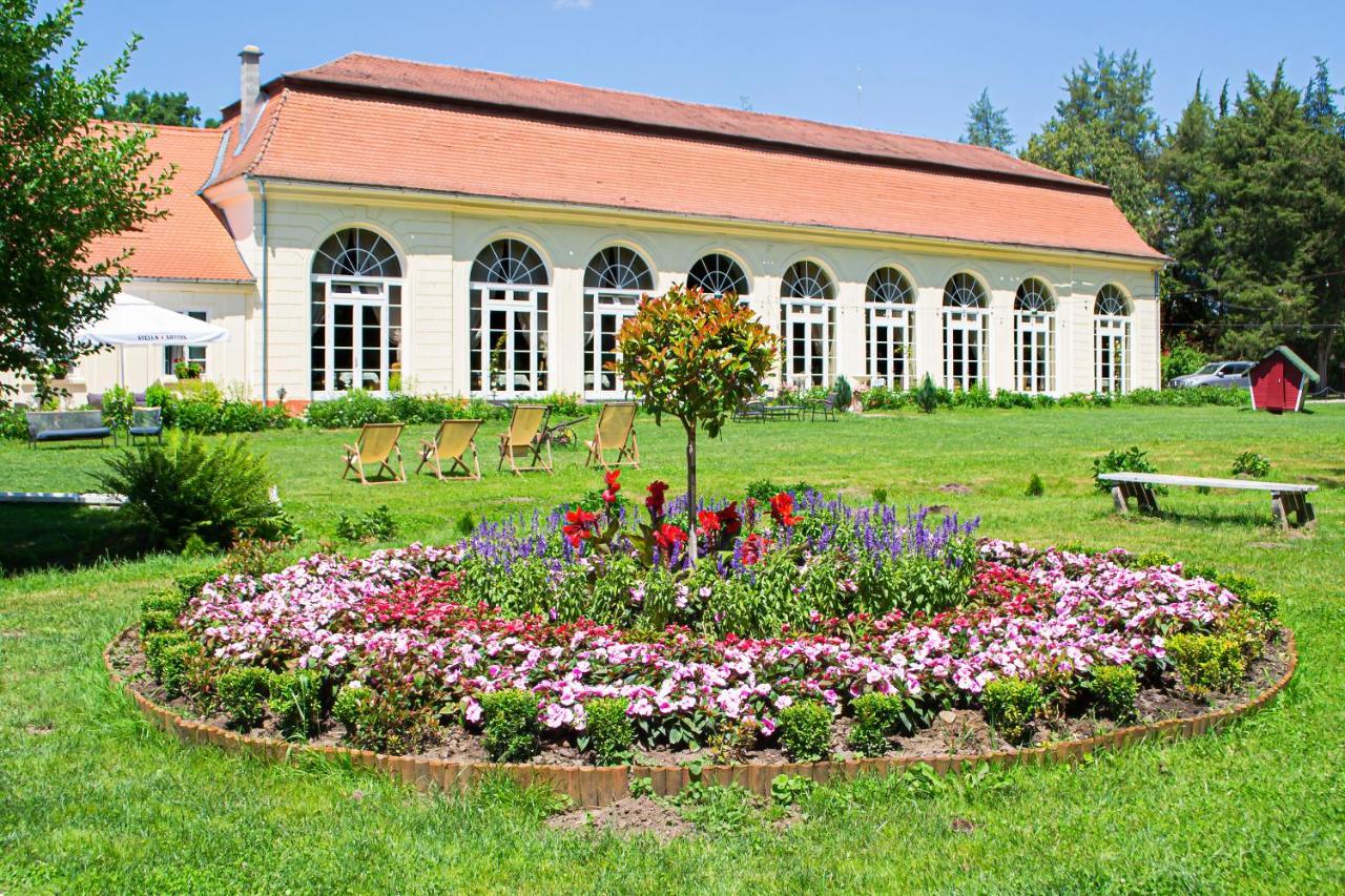 Vila Rozalia Garden Gate 阿夫里格 外观 照片