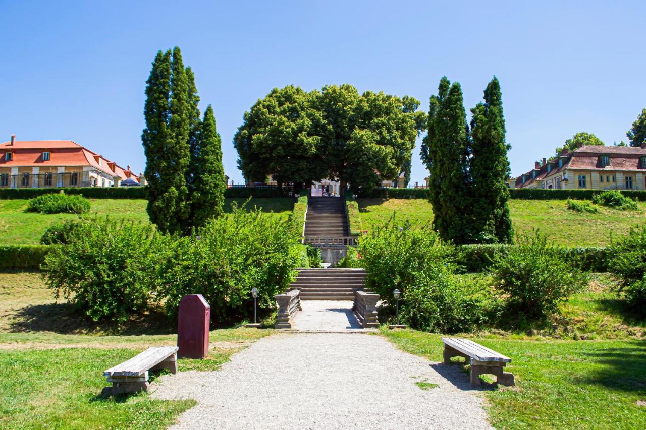 Vila Rozalia Garden Gate 阿夫里格 外观 照片