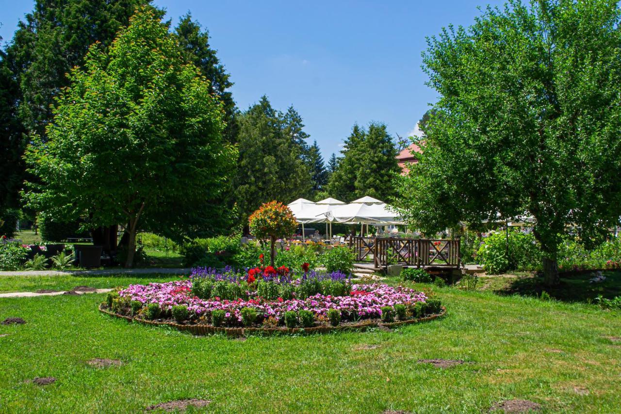 Vila Rozalia Garden Gate 阿夫里格 外观 照片